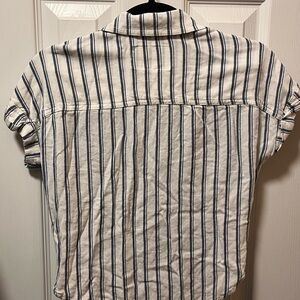 Blues stripped blouse. Cropped design with knot at the end